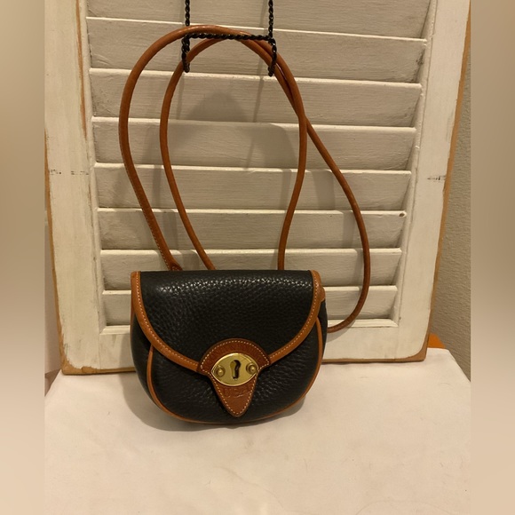 Dooney & Bourke Handbags - Dooney & Bourke USA Calvary Bag Vintage